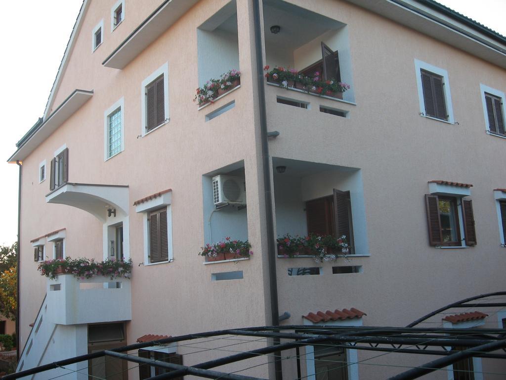 Apartments Lavanda 1 Njivice Dış mekan fotoğraf