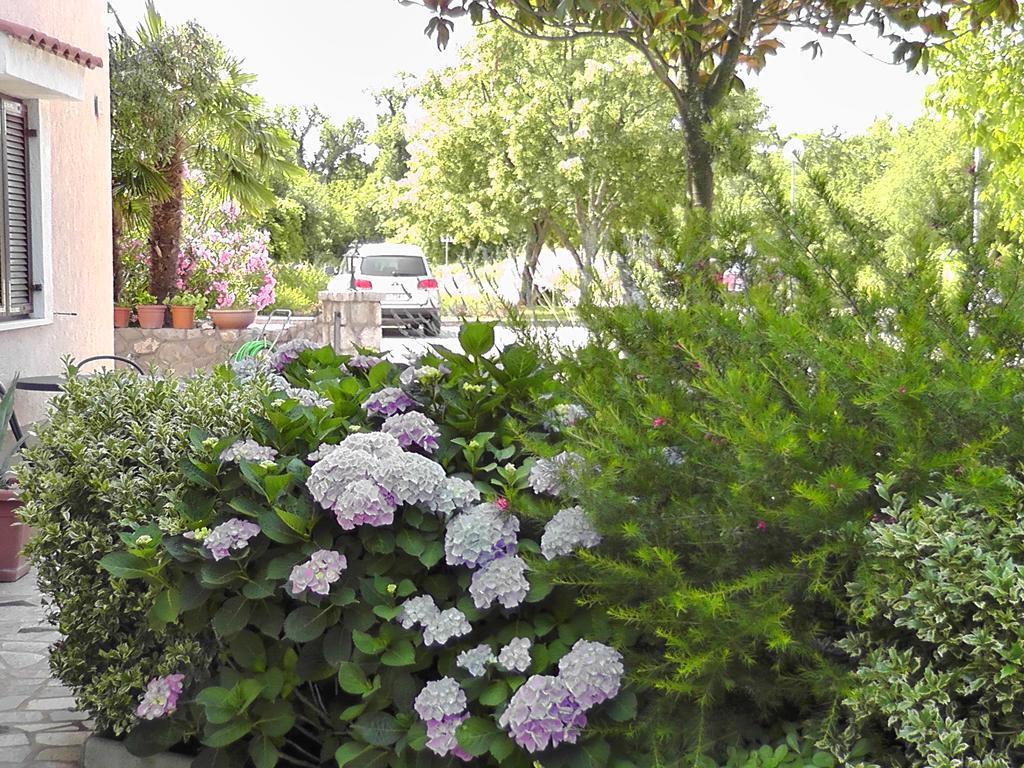 Apartments Lavanda 1 Njivice Dış mekan fotoğraf
