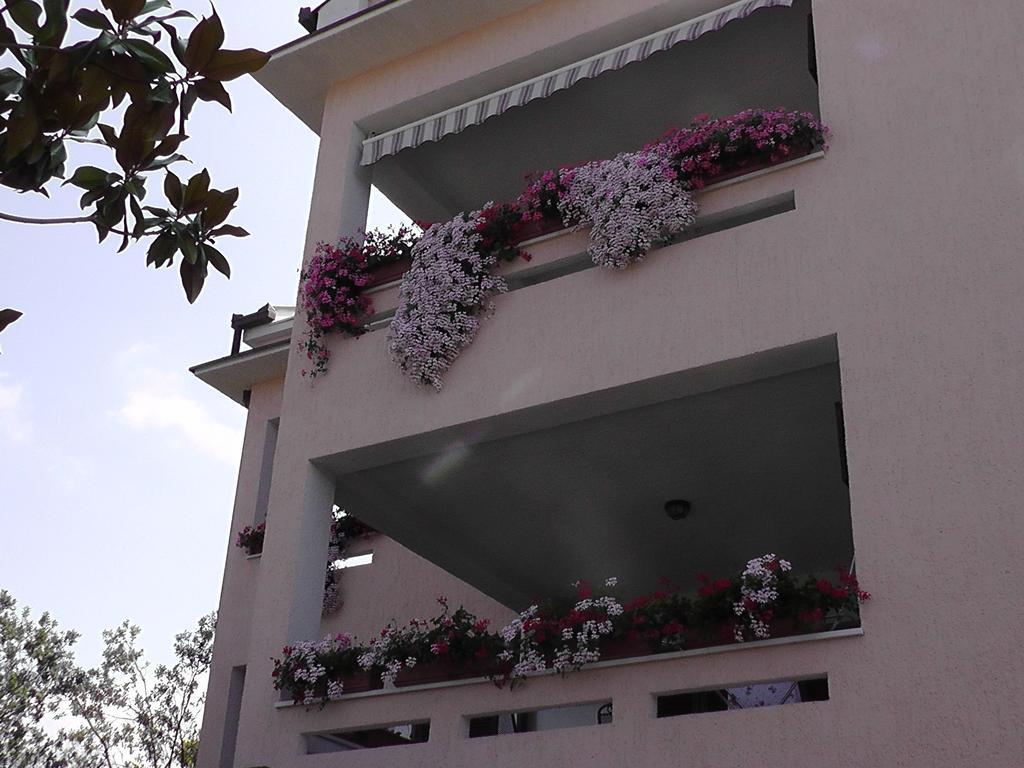 Apartments Lavanda 1 Njivice Dış mekan fotoğraf