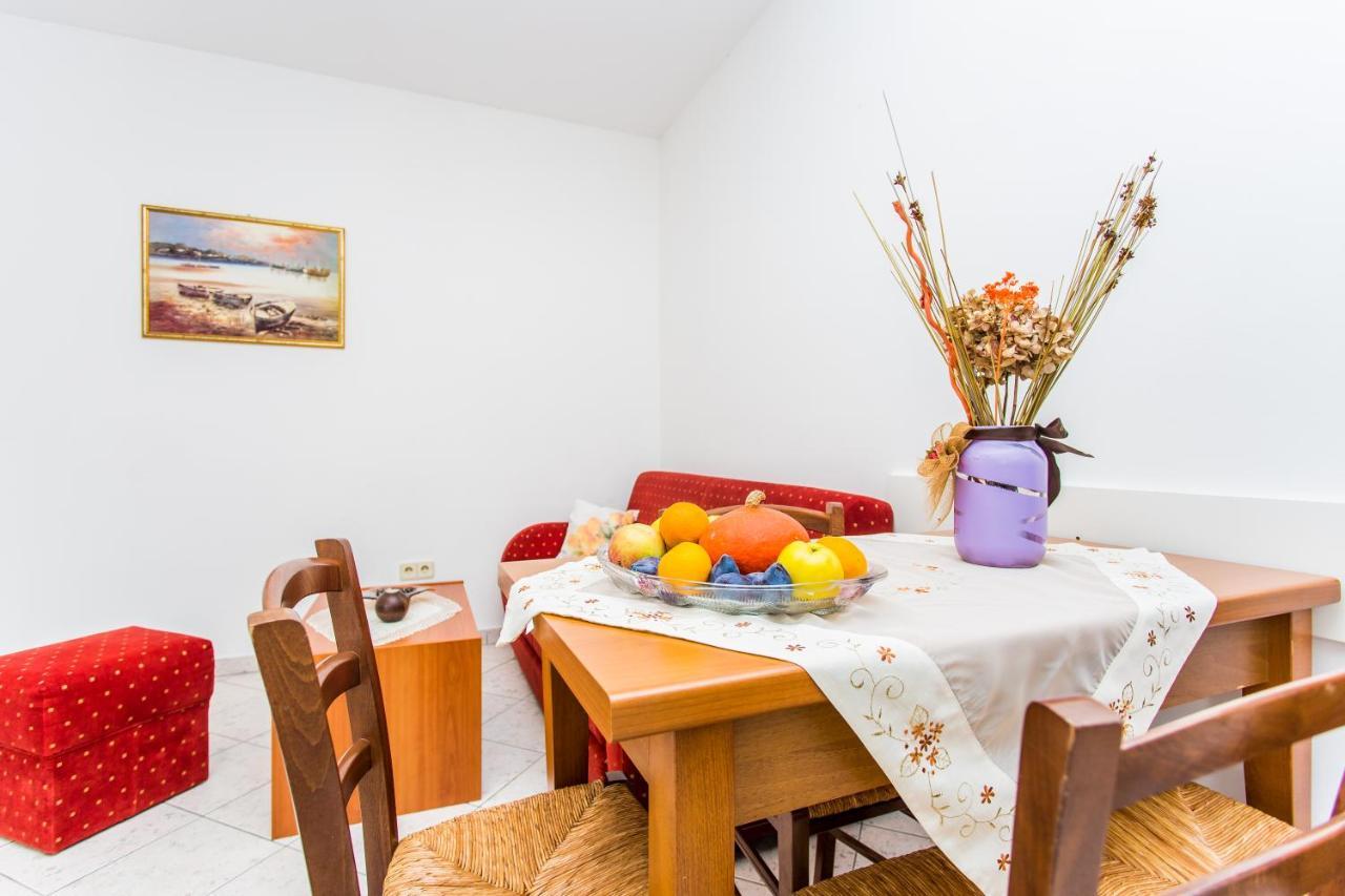 Apartments Lavanda 1 Njivice Dış mekan fotoğraf